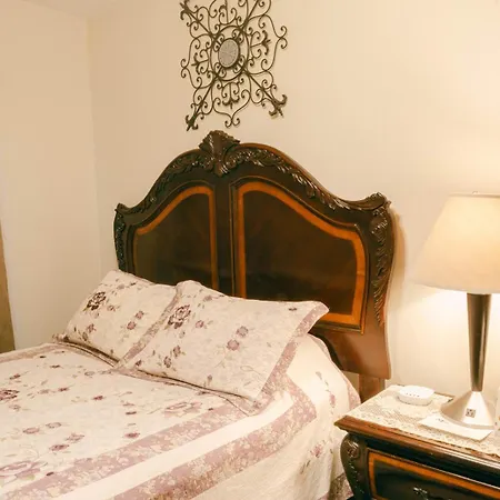 The Wolf Manor Bed & Breakfast Ellinwood Exterior photo