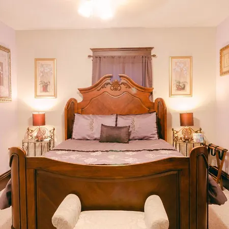 The Wolf Manor Bed & Breakfast Ellinwood Exterior photo