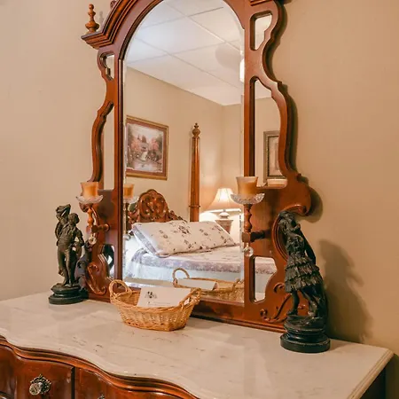 The Wolf Manor Bed & Breakfast Ellinwood Exterior photo